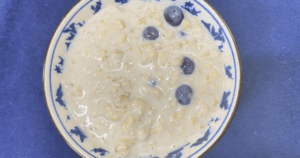 عصيدة سهلة لوجبة إفطار سريعة